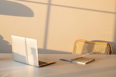 Lassen Sie sich zur besten aus den möglichen arbeitsmedizinischen Betreuungsformen für Ihr Unternehmen in entspannter Atmosphäre beraten.